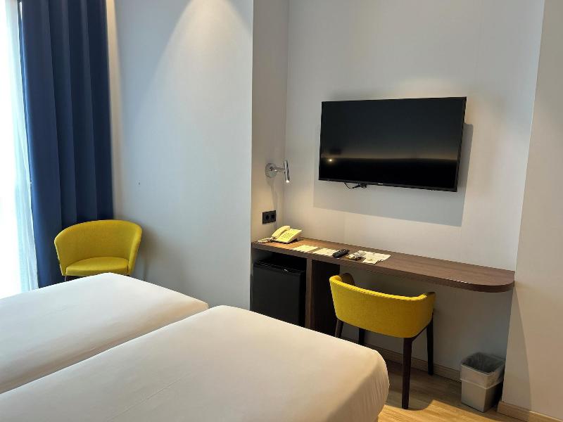 Hotel Chi image