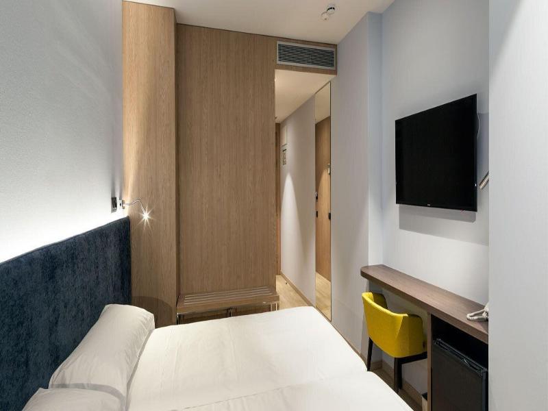 Hotel Chi image