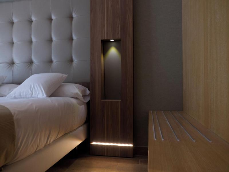 Hotel Chi image