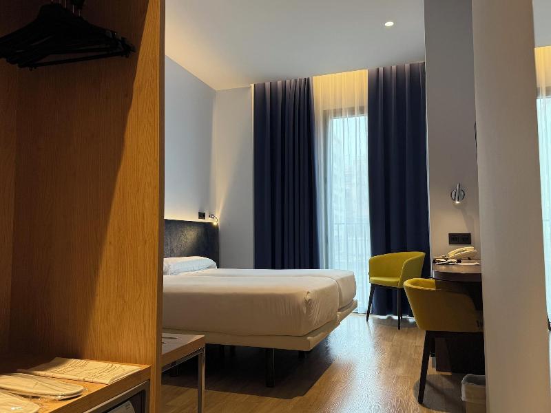 Hotel Chi image