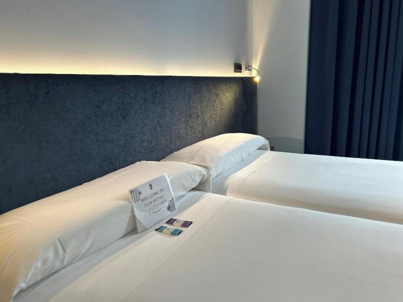 Hotel Chi image