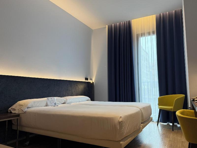 Hotel Chi image