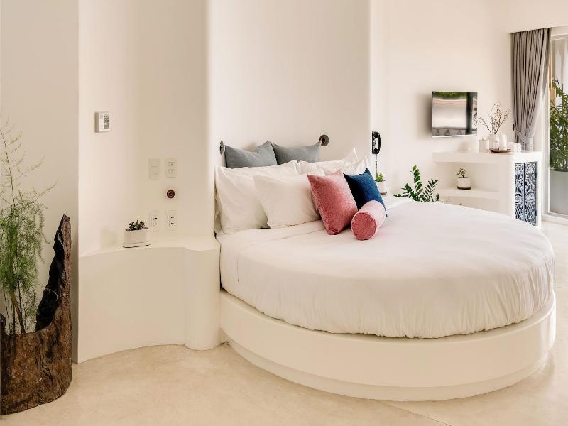 Ampersand Resort image