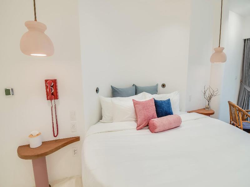 Ampersand Resort image