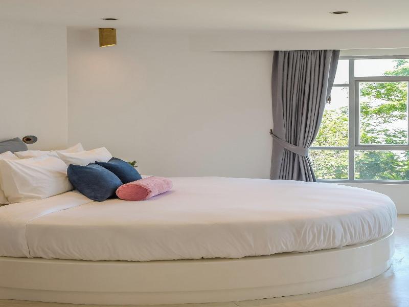 Ampersand Resort image