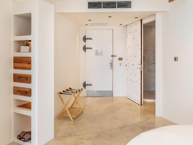 Ampersand Resort image