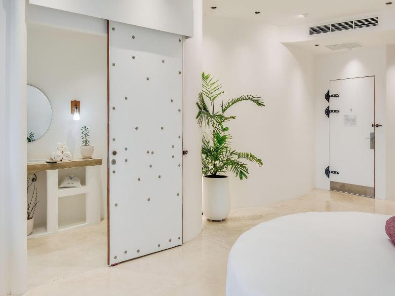 Ampersand Resort image