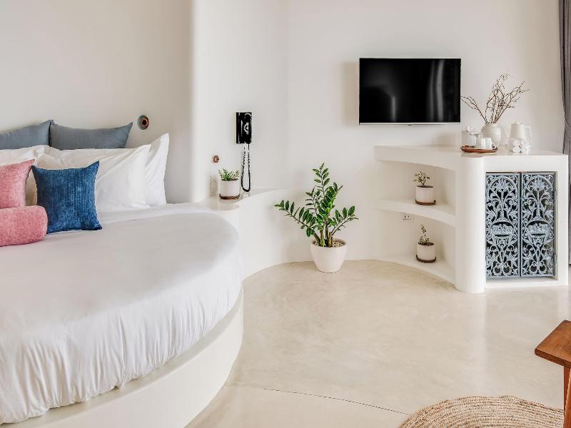 Ampersand Resort image