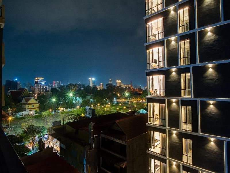 Glow Park Hotel Grand Royal Palace image