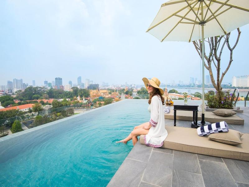 Glow Park Hotel Grand Royal Palace image