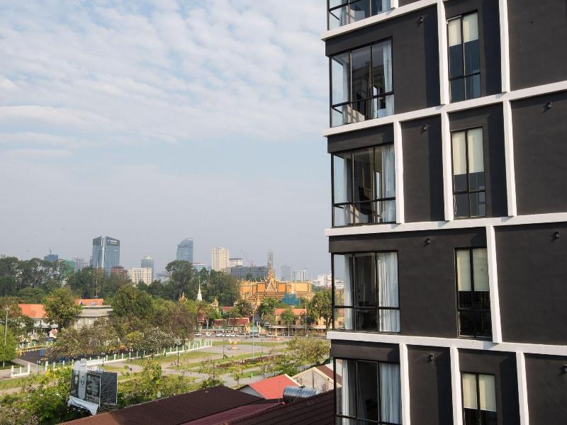 Glow Park Hotel Grand Royal Palace image
