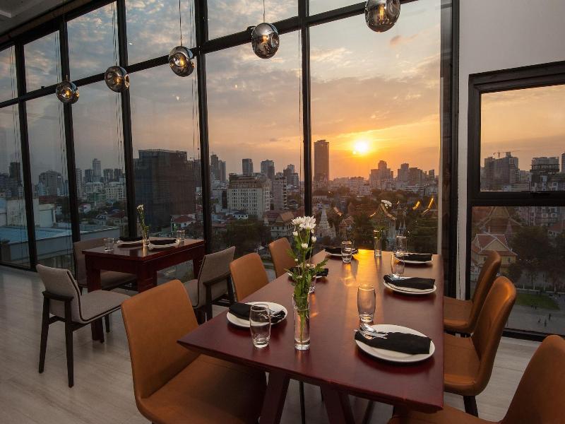 Glow Park Hotel Grand Royal Palace image