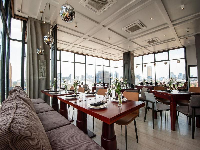 Glow Park Hotel Grand Royal Palace image