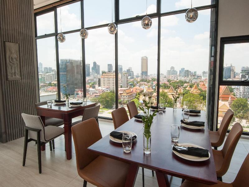 Glow Park Hotel Grand Royal Palace image