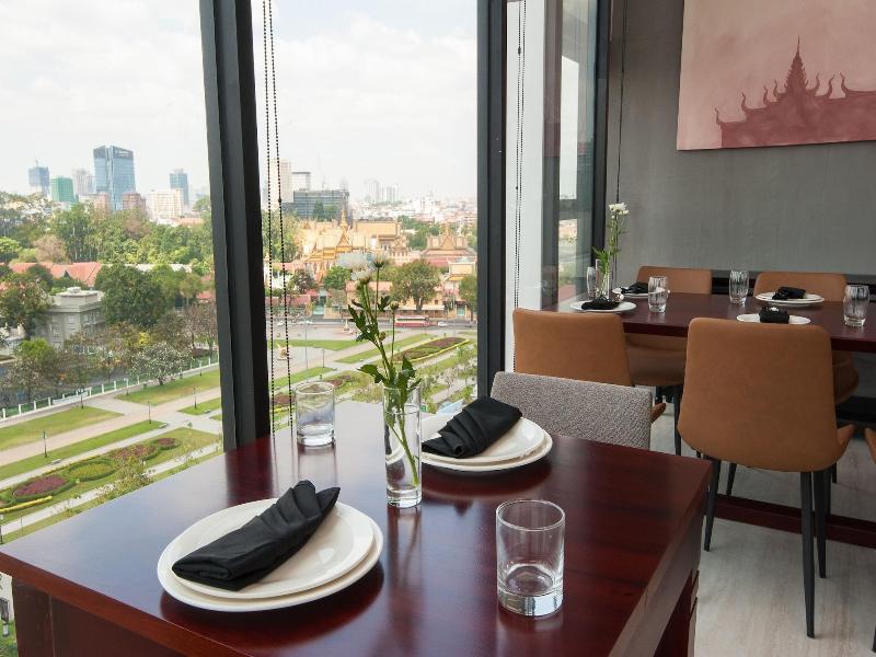 Glow Park Hotel Grand Royal Palace image