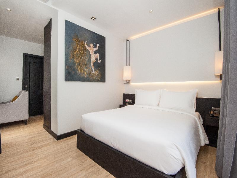 Glow Park Hotel Grand Royal Palace image