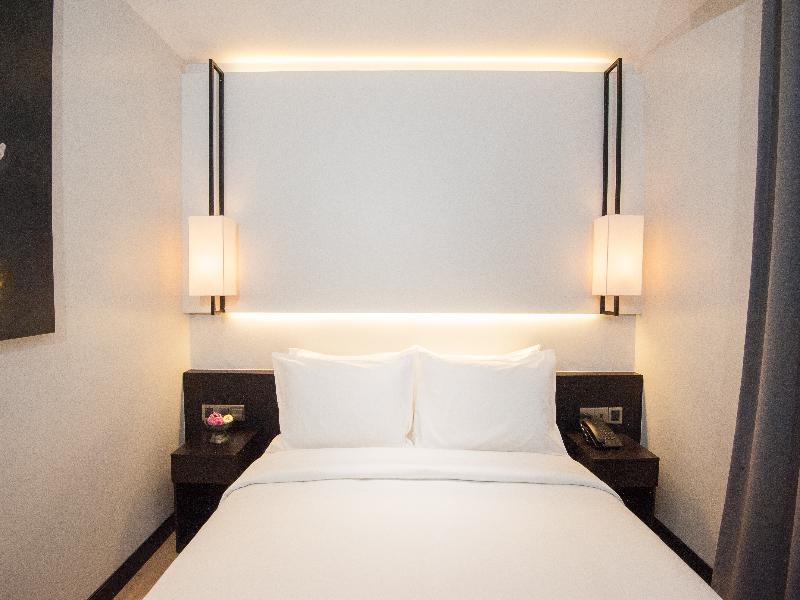 Glow Park Hotel Grand Royal Palace image