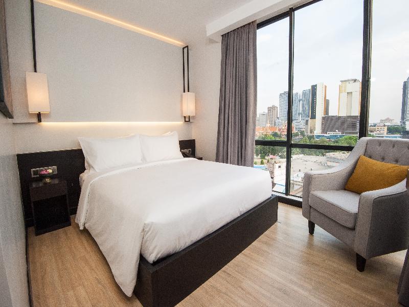 Glow Park Hotel Grand Royal Palace image