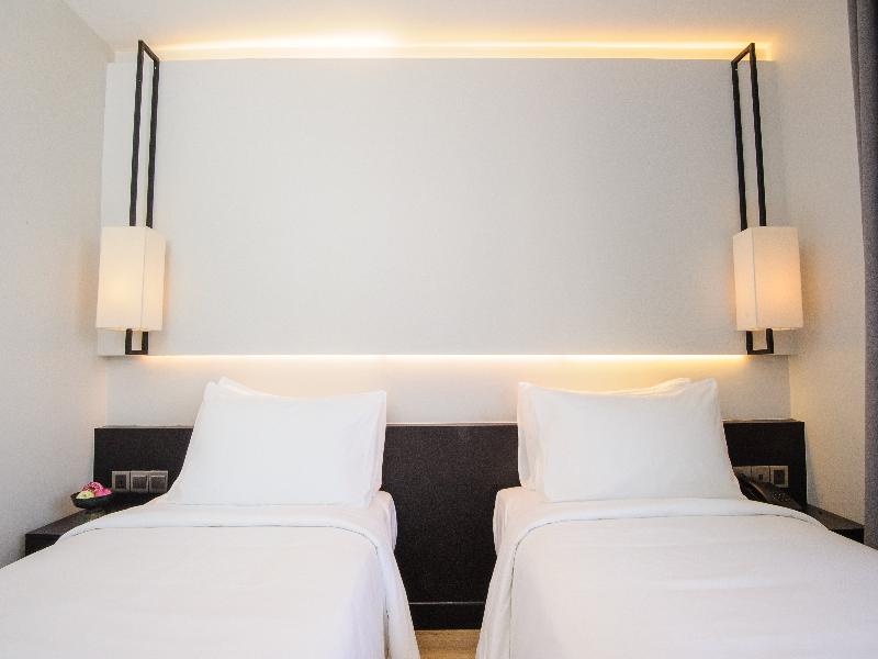 Glow Park Hotel Grand Royal Palace image