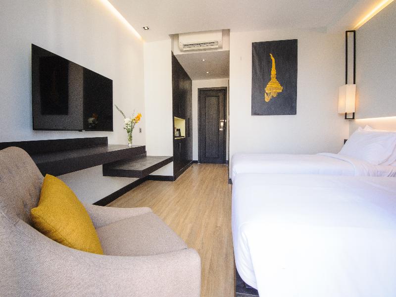 Glow Park Hotel Grand Royal Palace image