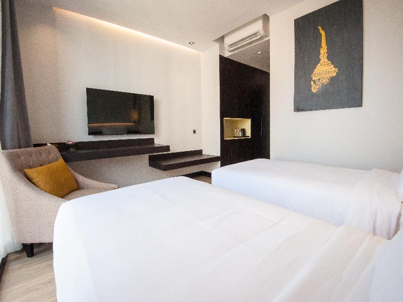 Glow Park Hotel Grand Royal Palace image