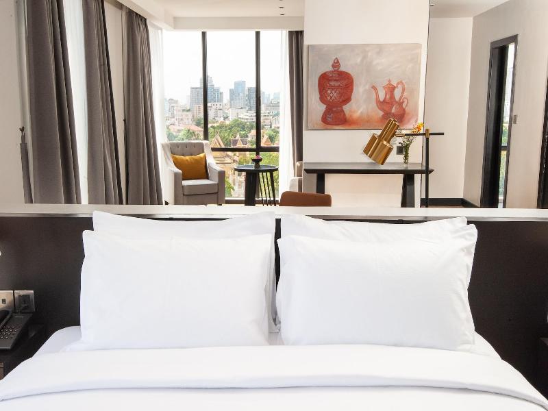 Glow Park Hotel Grand Royal Palace image