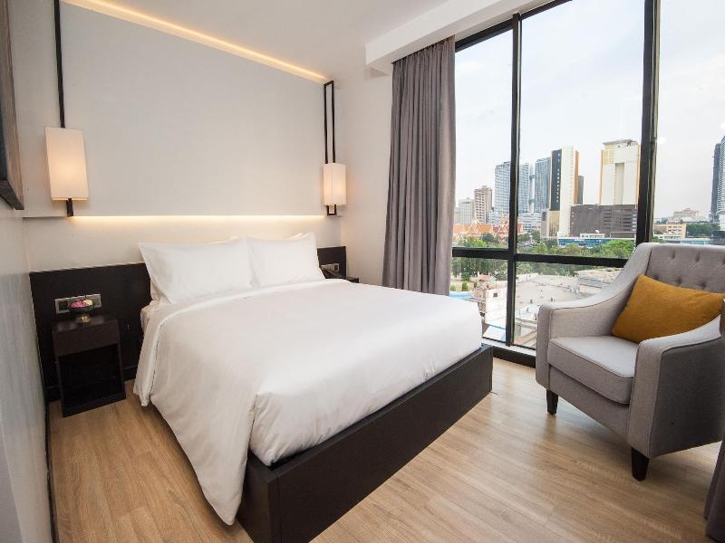 Glow Park Hotel Grand Royal Palace image