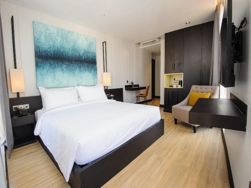 Glow Park Hotel Grand Royal Palace image