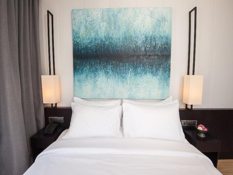 Glow Park Hotel Grand Royal Palace image