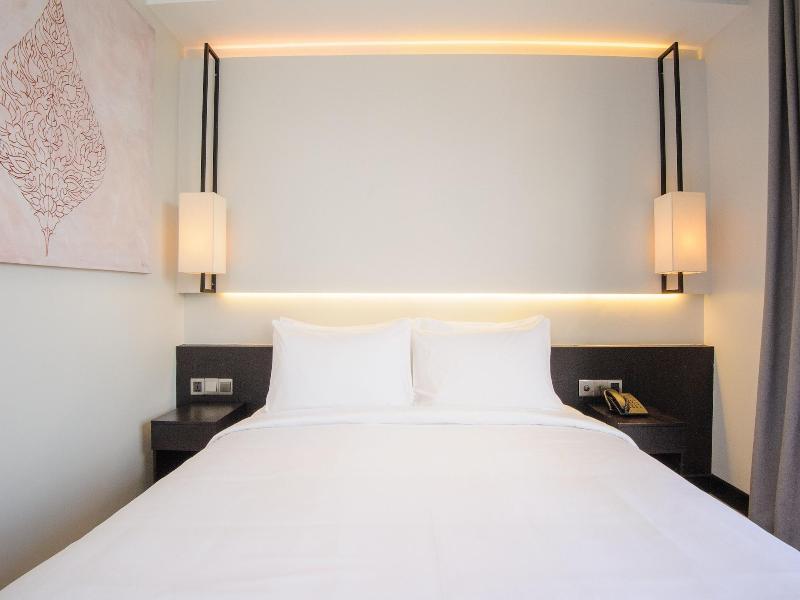 Glow Park Hotel Grand Royal Palace image