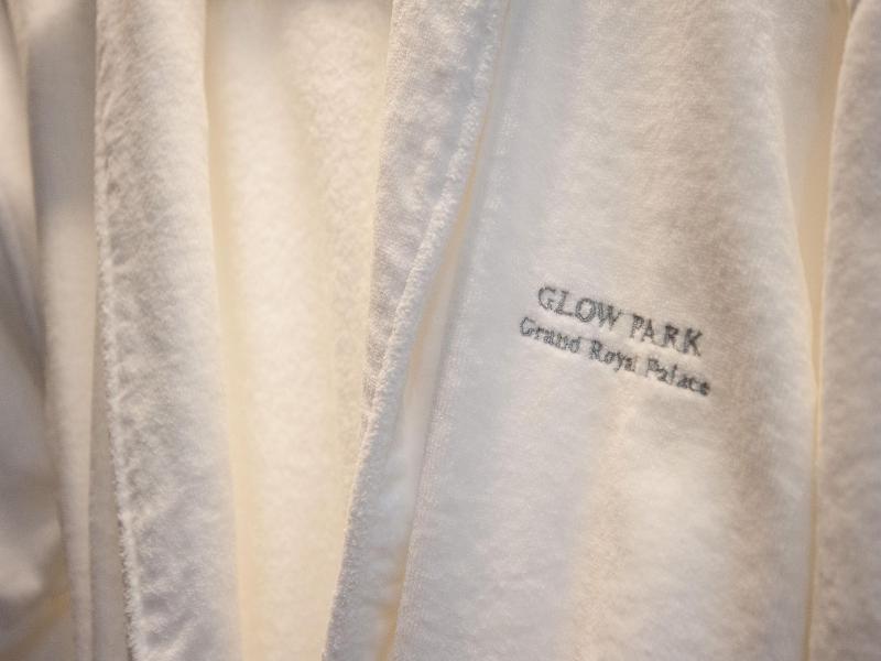 Glow Park Hotel Grand Royal Palace image