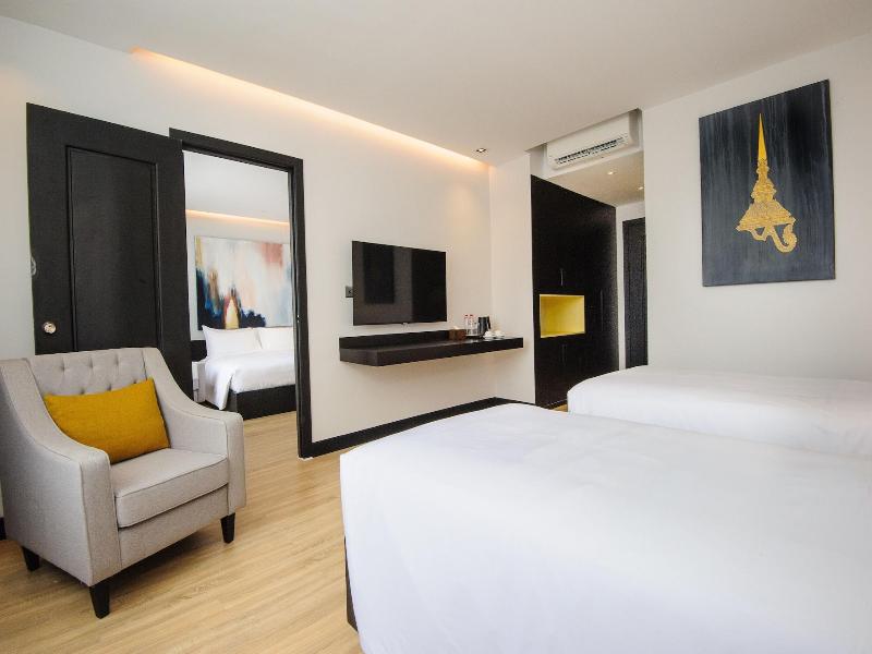 Glow Park Hotel Grand Royal Palace image