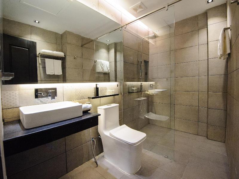 Glow Park Hotel Grand Royal Palace image