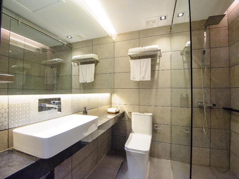 Glow Park Hotel Grand Royal Palace image