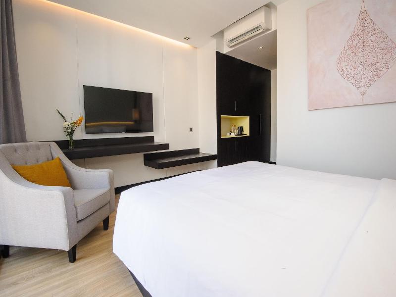 Glow Park Hotel Grand Royal Palace image