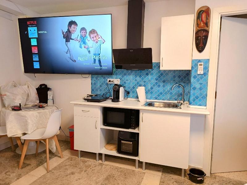Hostal Estudios image