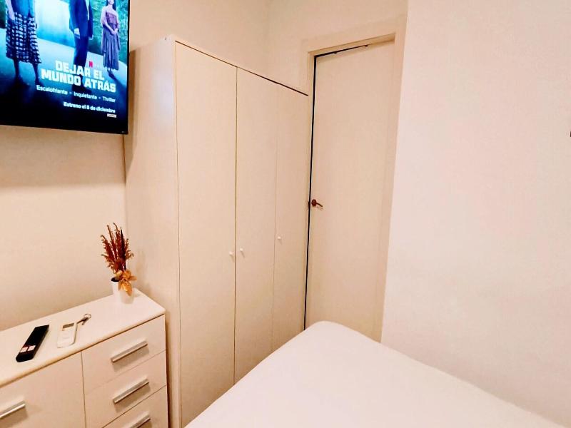 Hostal Estudios image