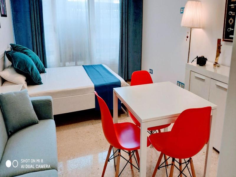 Hostal Estudios image