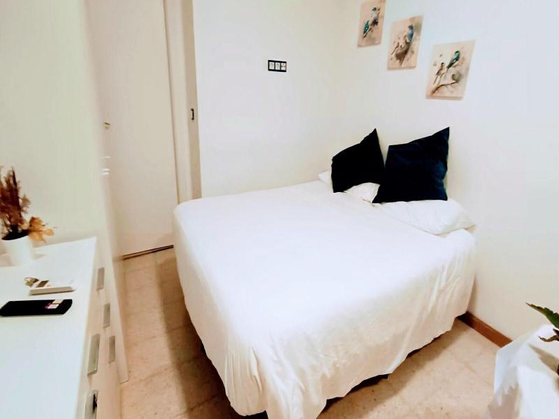 Hostal Estudios image