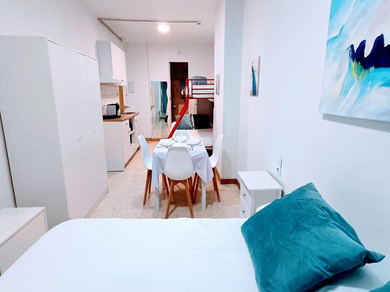 Hostal Estudios image