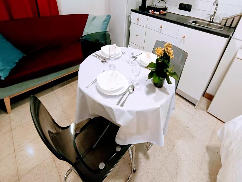 Hostal Estudios image