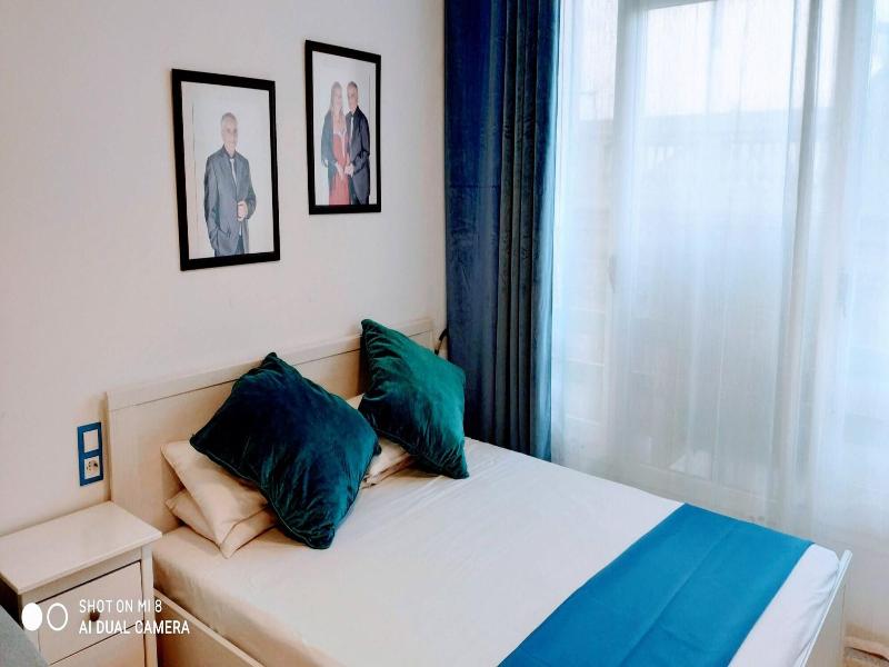 Hostal Estudios image