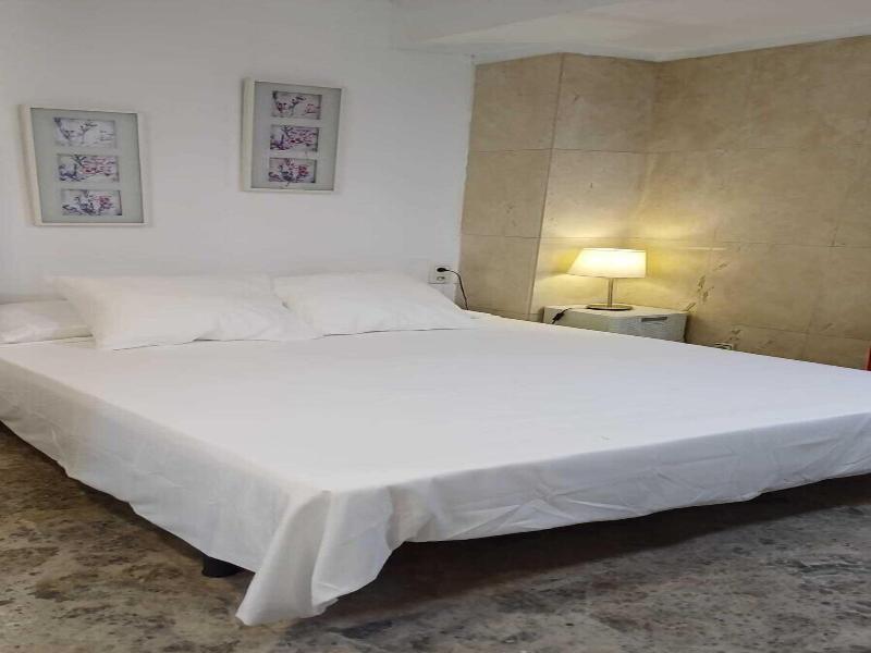 Hostal Estudios image