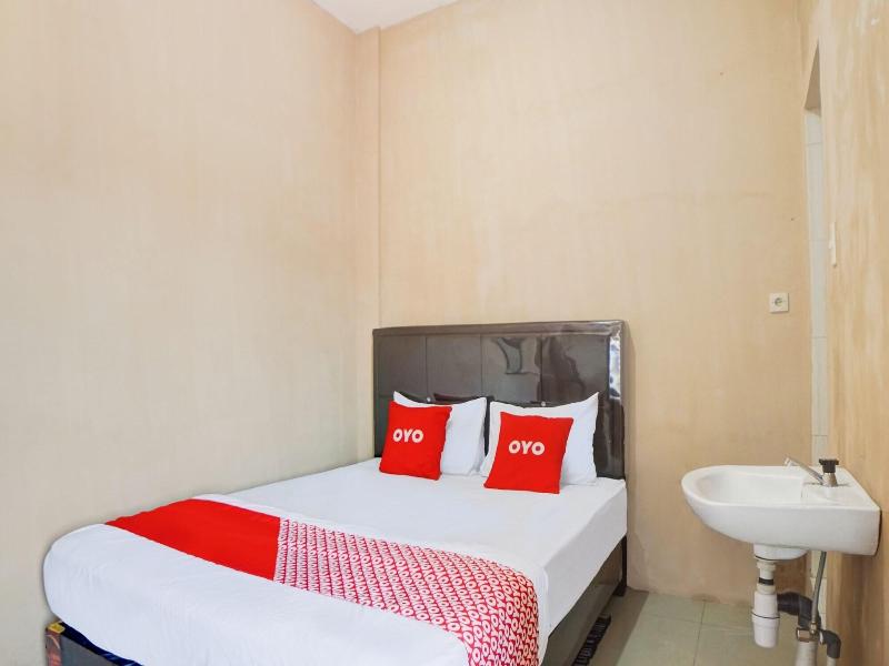 Hotel O Penginapan Syariah Faster Inn image