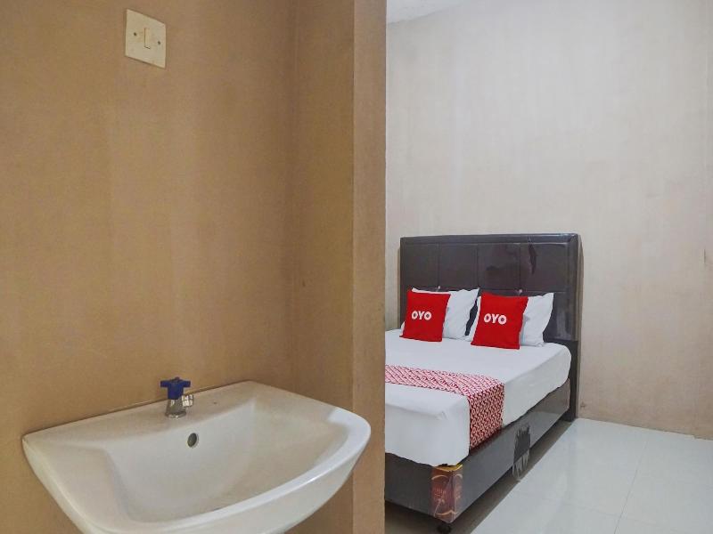 Hotel O Penginapan Syariah Faster Inn image