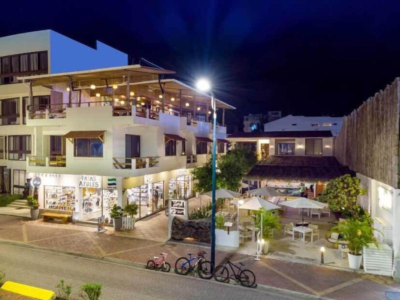 Plaza Luna Suites image