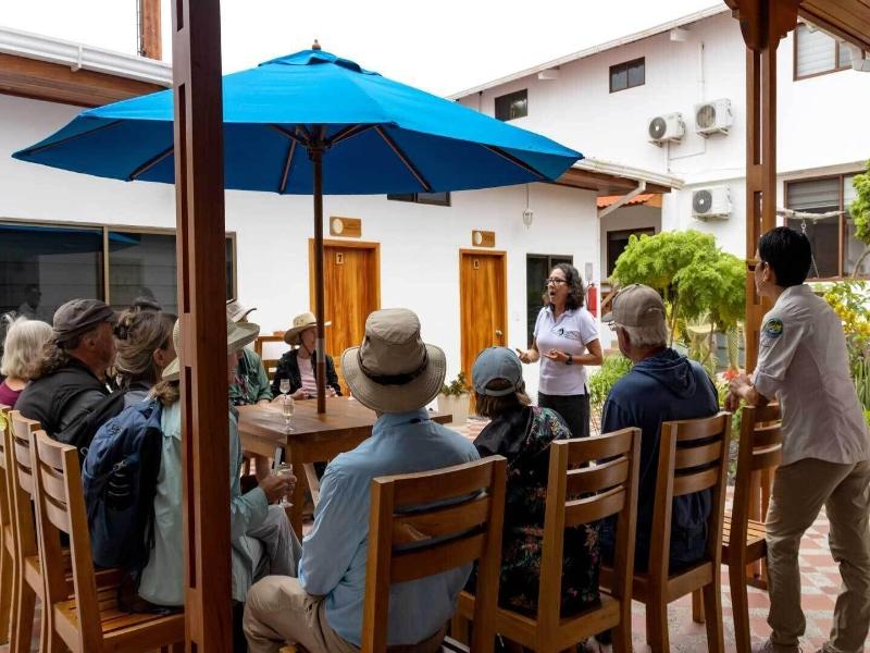 Plaza Luna Suites image