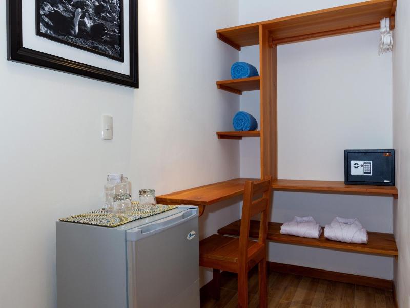 Plaza Luna Suites image
