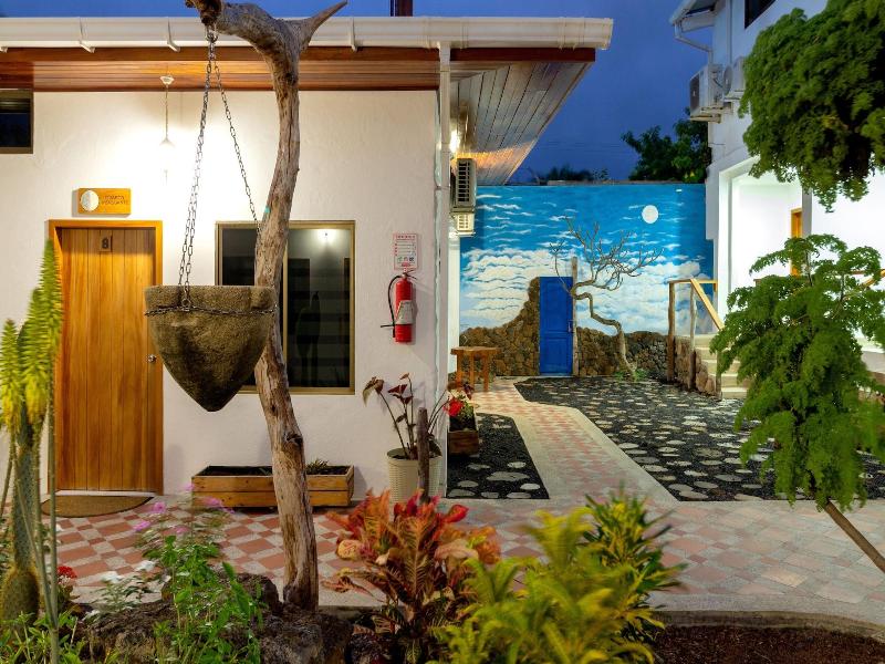 Plaza Luna Suites image