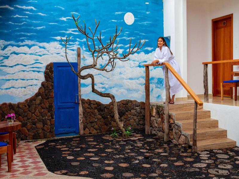 Plaza Luna Suites image